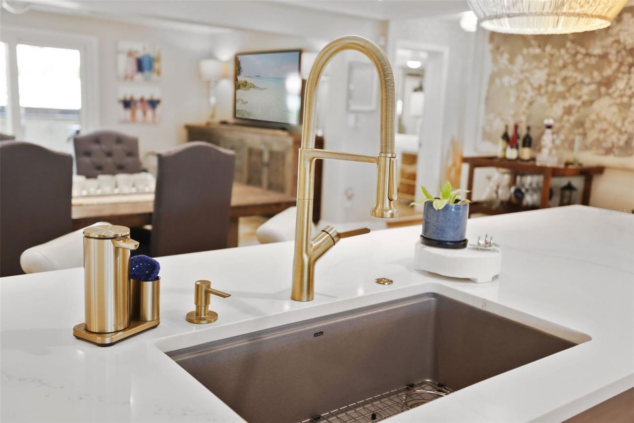 1220 81st Street S, Saint Petersburg, FL 33707 Photo