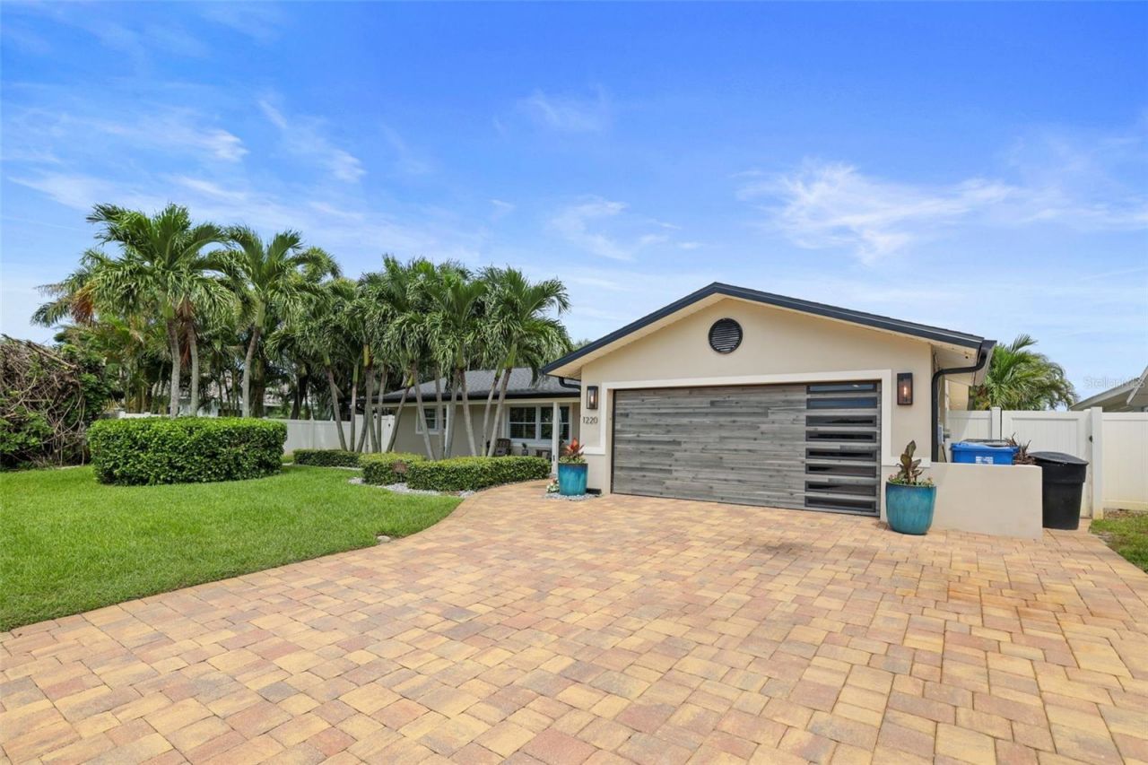 1220 81st Street S, Saint Petersburg, FL 33707 Photo