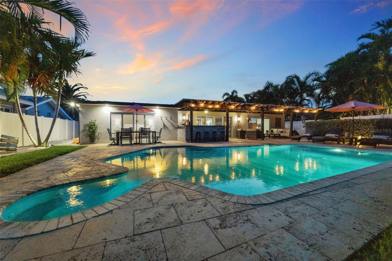 1220 81st Street S, Saint Petersburg, FL 33707 Photo