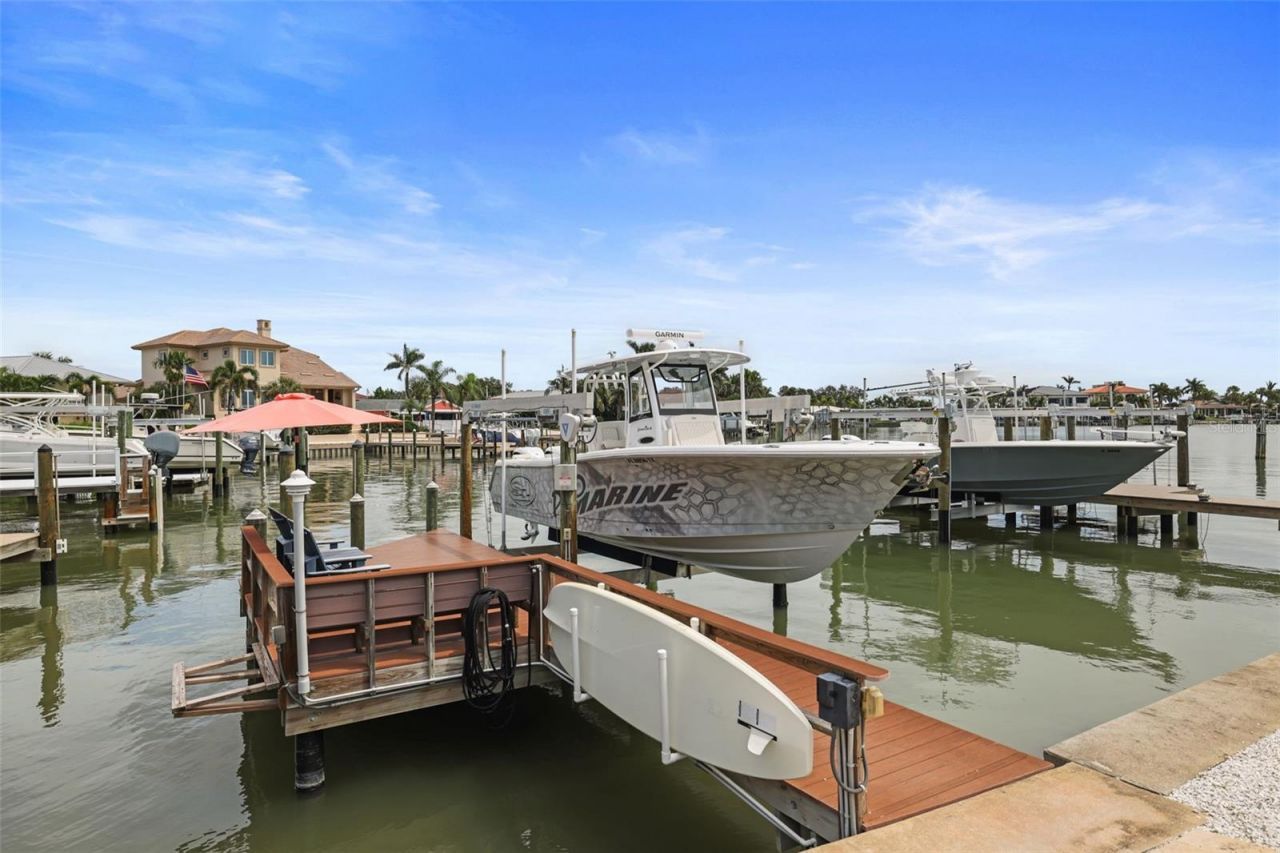 1220 81st Street S, Saint Petersburg, FL 33707 Photo