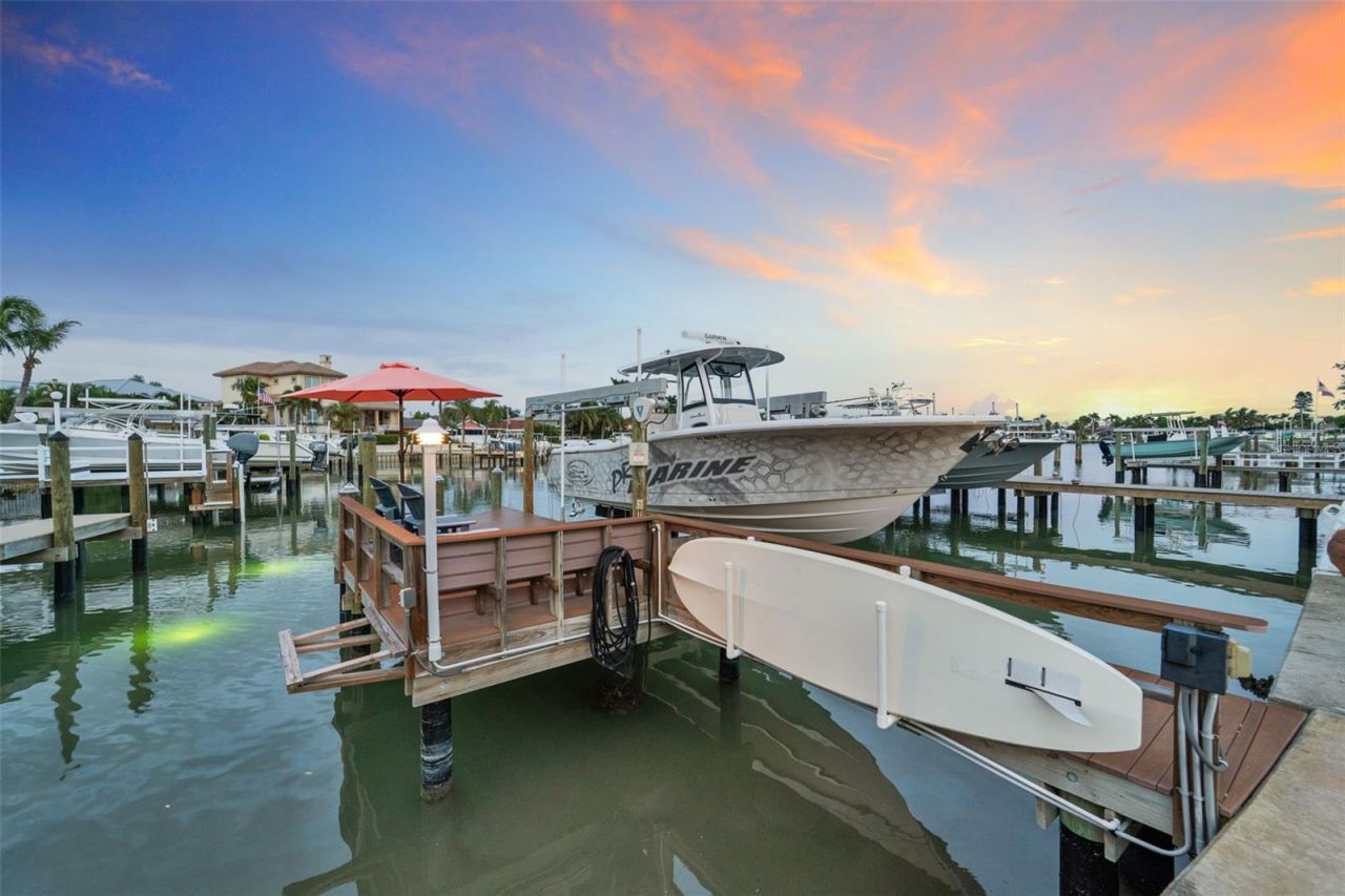 1220 81st Street S, Saint Petersburg, FL 33707 Photo