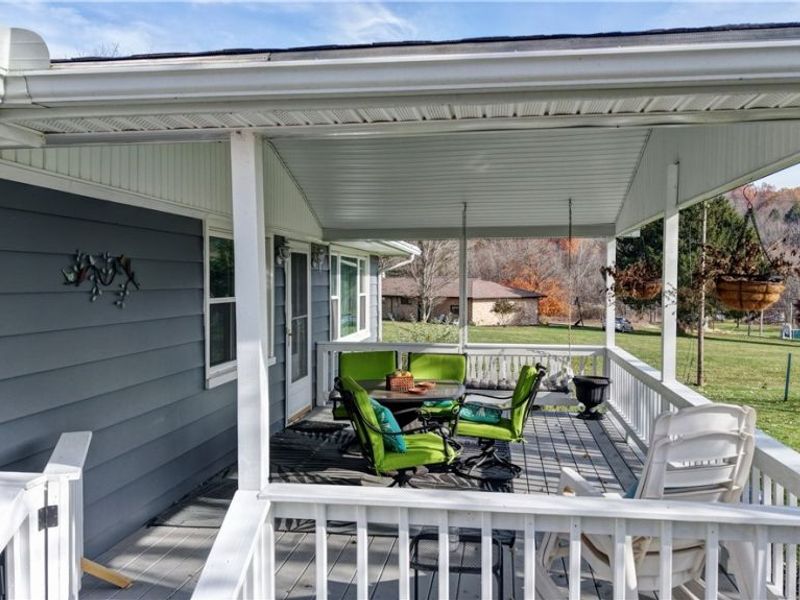 4414 CUMBERLAND Road SW, Sherrodsville, OH 44675 Photo 4