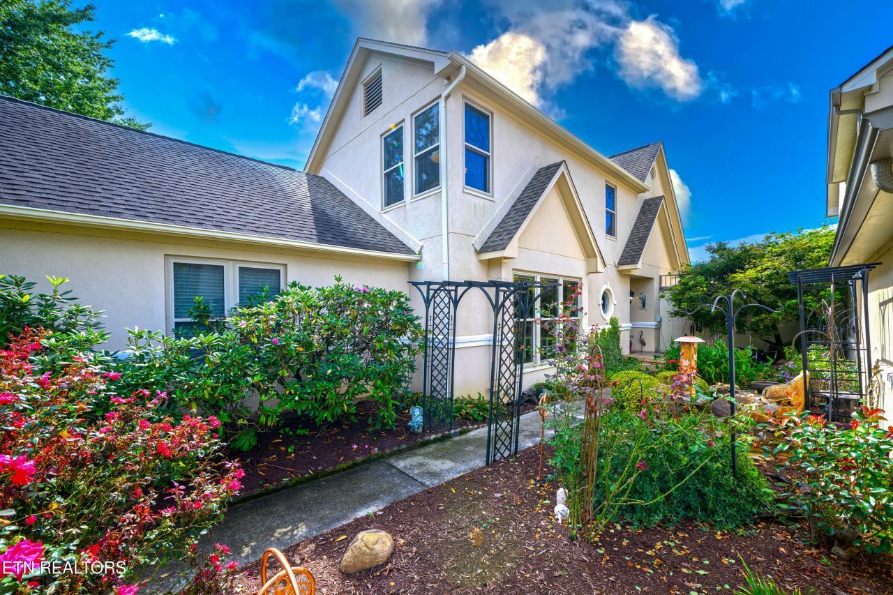 3413 Commodore Point Knoxville, TN 37922