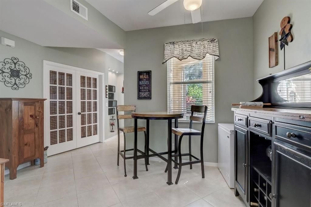 280 Robin Hood Cir, Unit 102, Naples, FL 34104 Photo