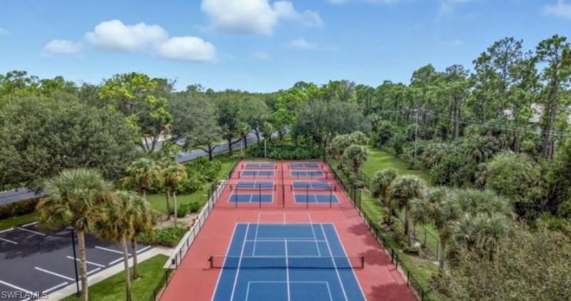 280 Robin Hood Cir, Unit 102, Naples, FL 34104 Photo