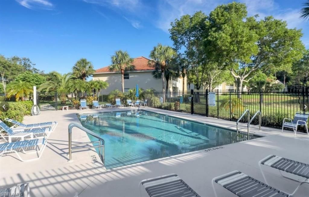 280 Robin Hood Cir, Unit 102, Naples, FL 34104 Photo