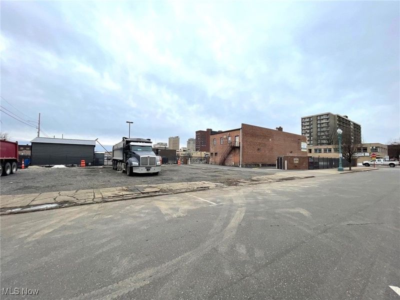 530 Walnut Avenue NE, Canton, OH 44702 Photo 33