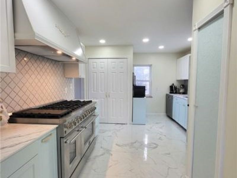 1450 S Lallendorf Road, Oregon, OH 43616 Photo 6