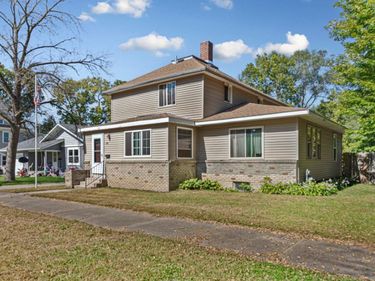 718 6th Street NW, Faribault, MN 55021