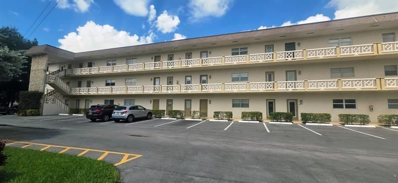 4801 NW 34th Street, Unit 601, Lauderdale Lakes, FL 33319 Photo