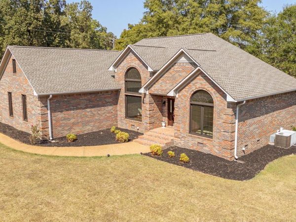 200 GRANDVIEW CIR, Adamsville, TN 38310
