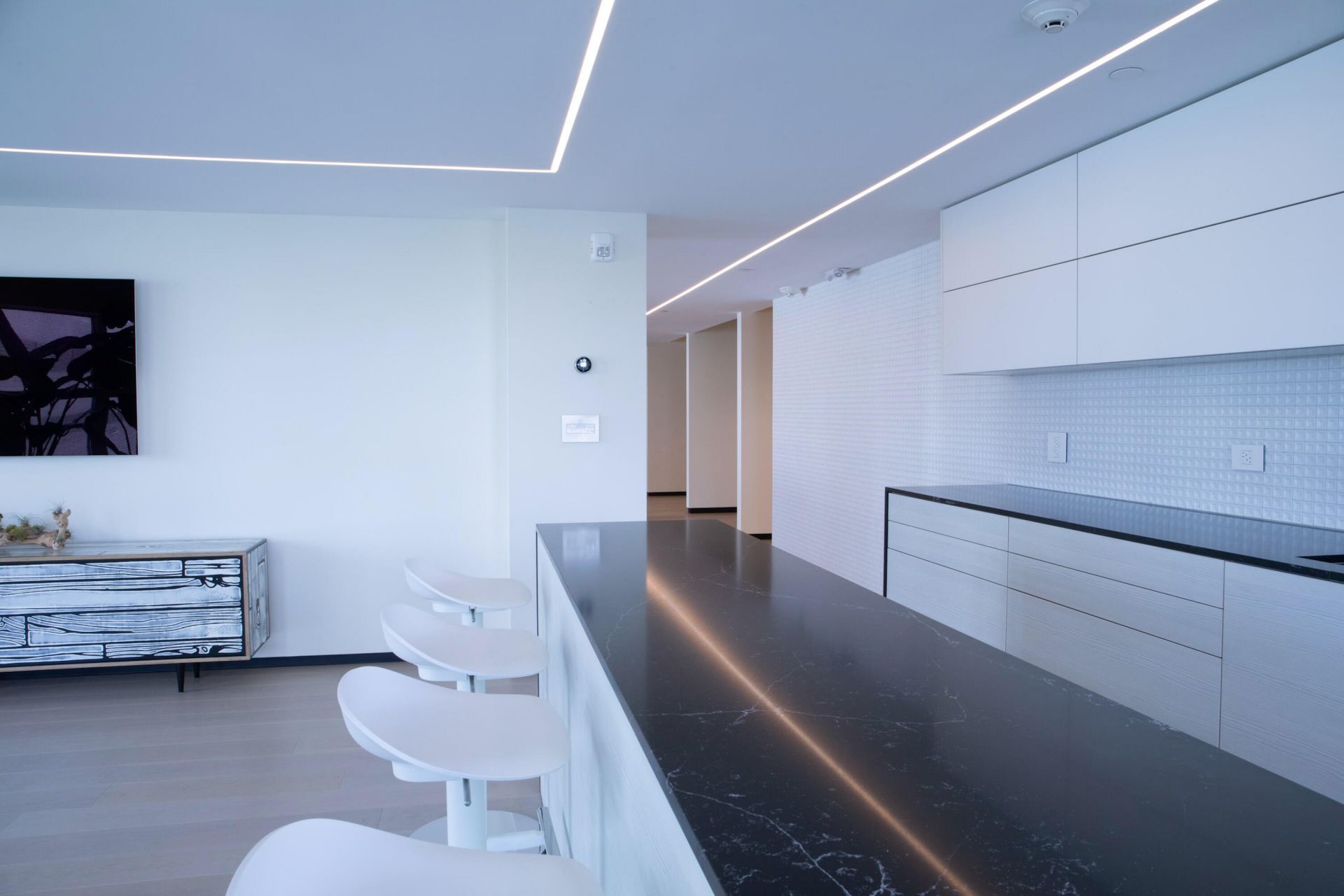 605 Lincoln Road, Unit 420, Miami Beach, FL 33139 Photo