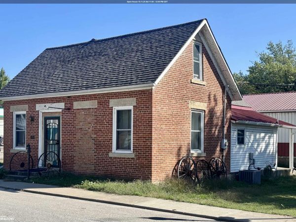 108 Washington Street, Bonaparte, IA 52620