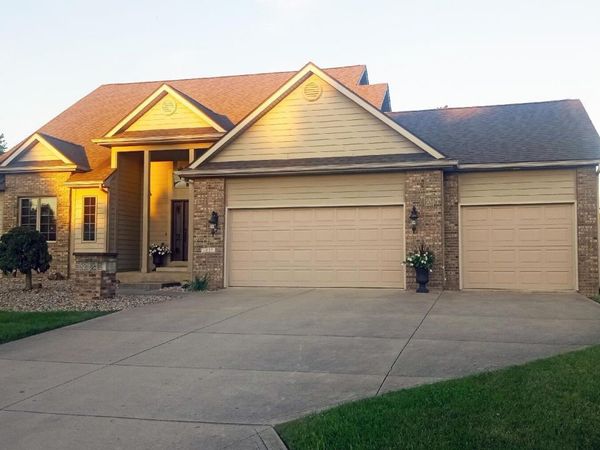 1027 Blackthorn Cove, Fort Wayne, IN 46804