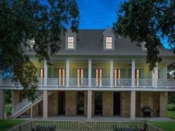 794 W BEACH Boulevard, Pass Christian, MS 39571