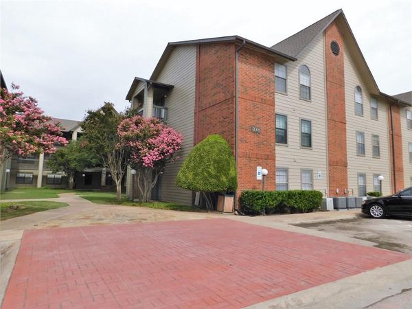 218 N Texas Boulevard, Unit 311, Denton, TX 76201