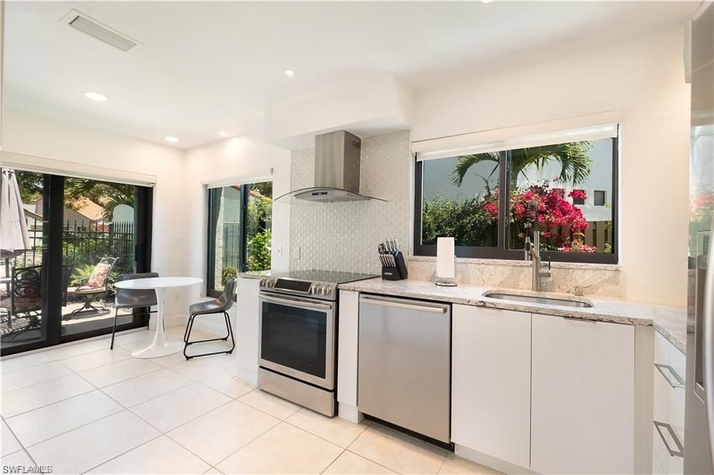 845 Reef Point Cir, Naples, FL 34108 Photo