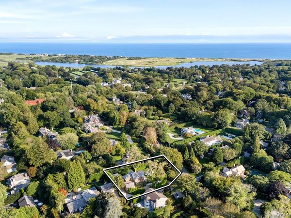 44 Buell Lane, East Hampton, NY 11937