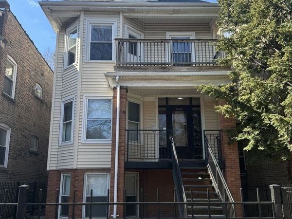 4948 N Winchester Avenue, Chicago, IL 60640