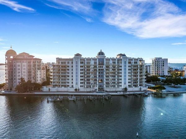 464 GOLDEN GATE POINT, Unit 403, SARASOTA, FL 34236
