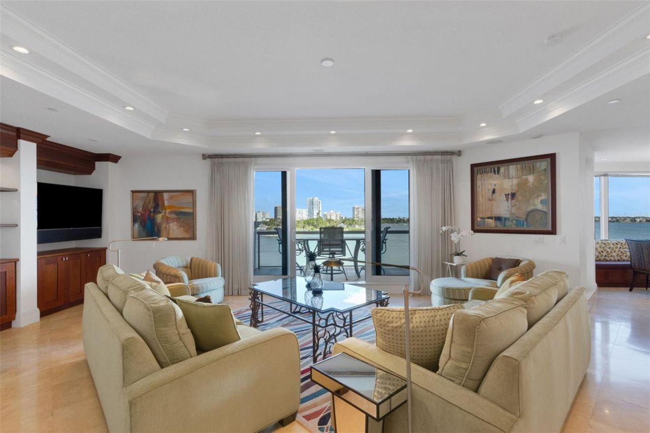 464 Golden Gate Point, Unit 403, Sarasota, FL 34236 Photo