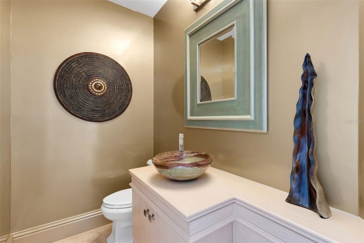 464 Golden Gate Point, Unit 403, Sarasota, FL 34236 Photo