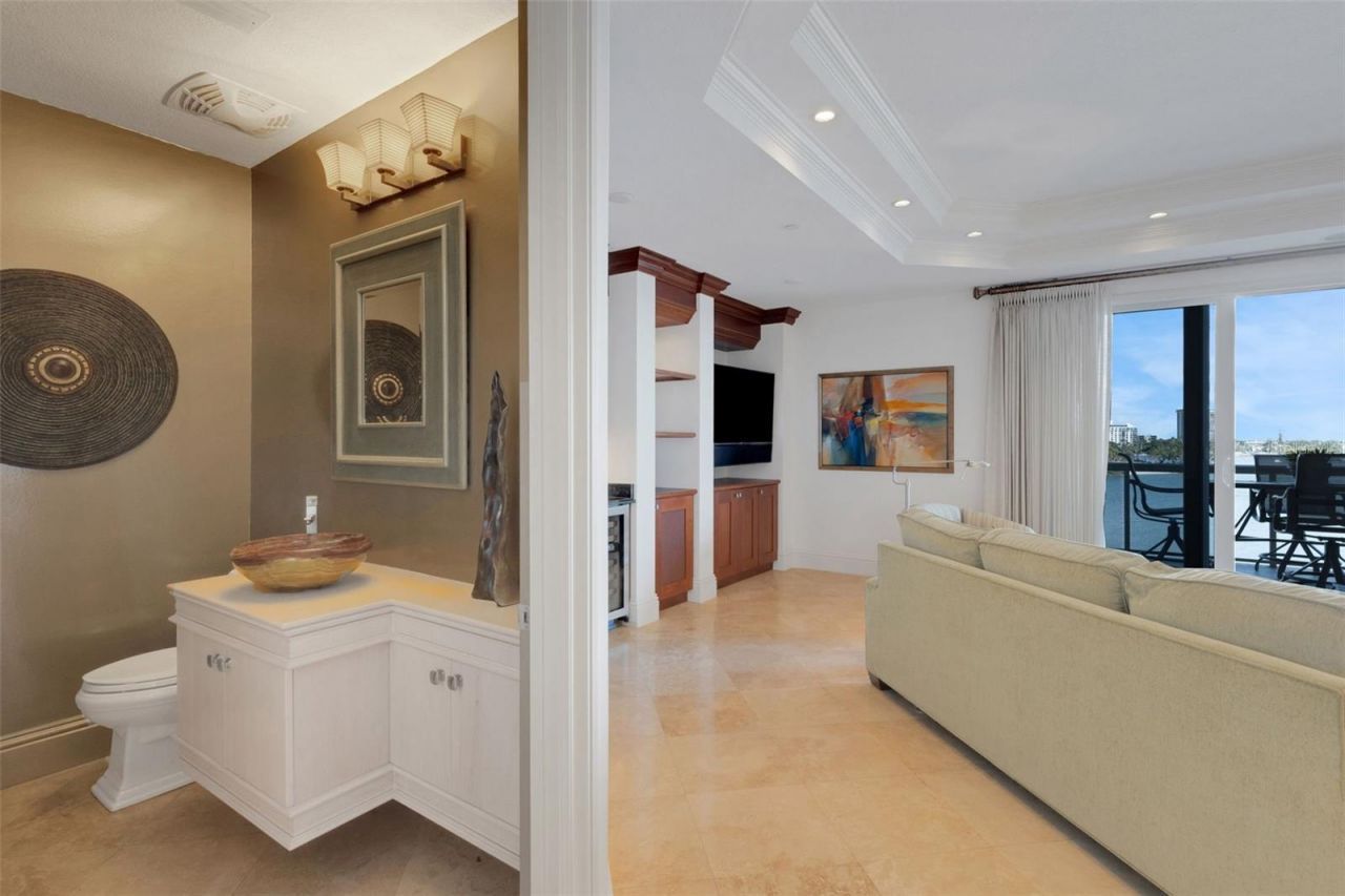 464 Golden Gate Point, Unit 403, Sarasota, FL 34236 Photo