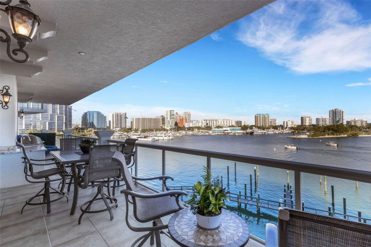 464 Golden Gate Point, Unit 403, Sarasota, FL 34236 Photo