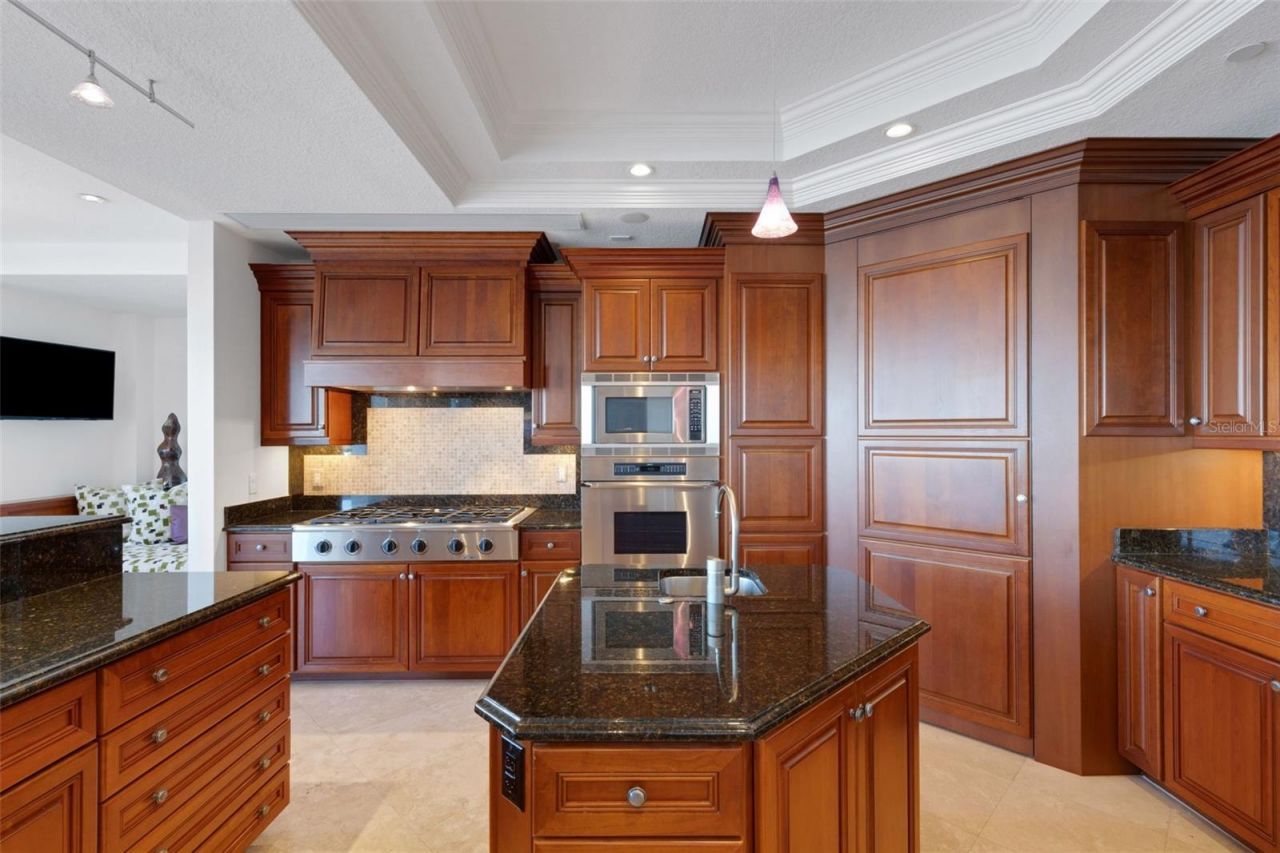 464 Golden Gate Point, Unit 403, Sarasota, FL 34236 Photo