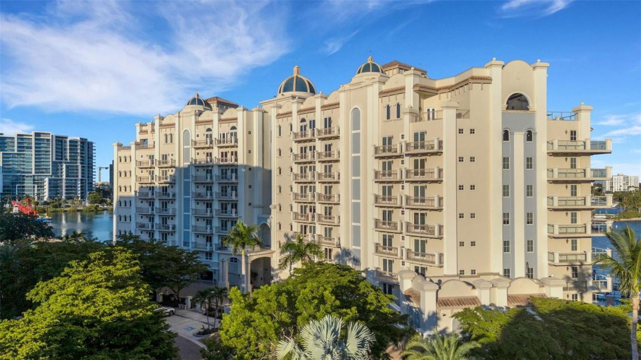 464 Golden Gate Point, Unit 403, Sarasota, FL 34236 Photo