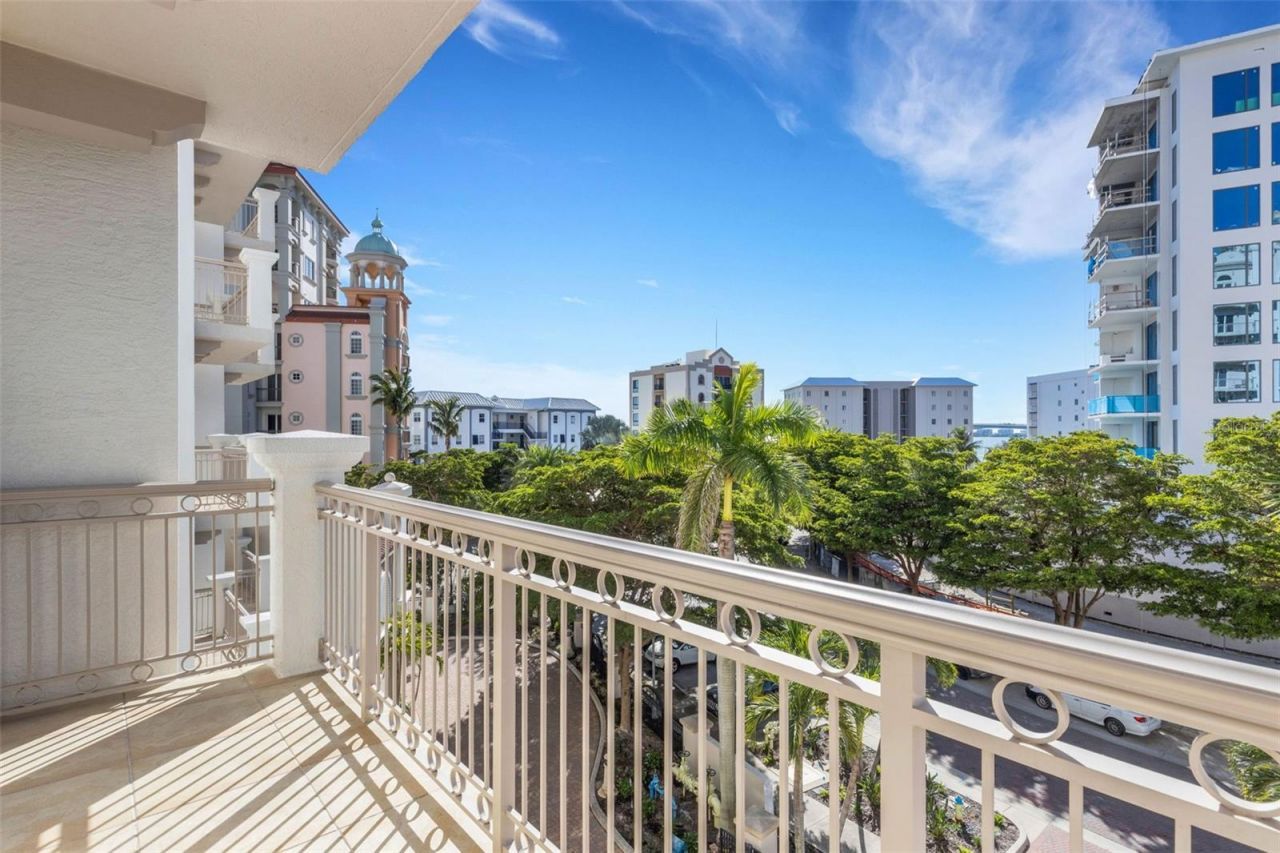 464 Golden Gate Point, Unit 403, Sarasota, FL 34236 Photo
