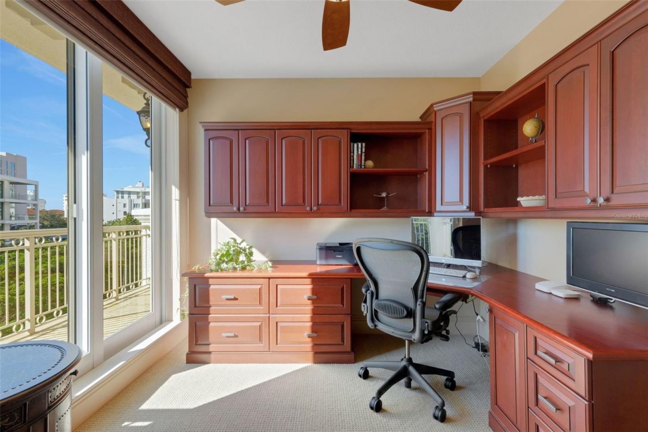 464 Golden Gate Point, Unit 403, Sarasota, FL 34236 Photo