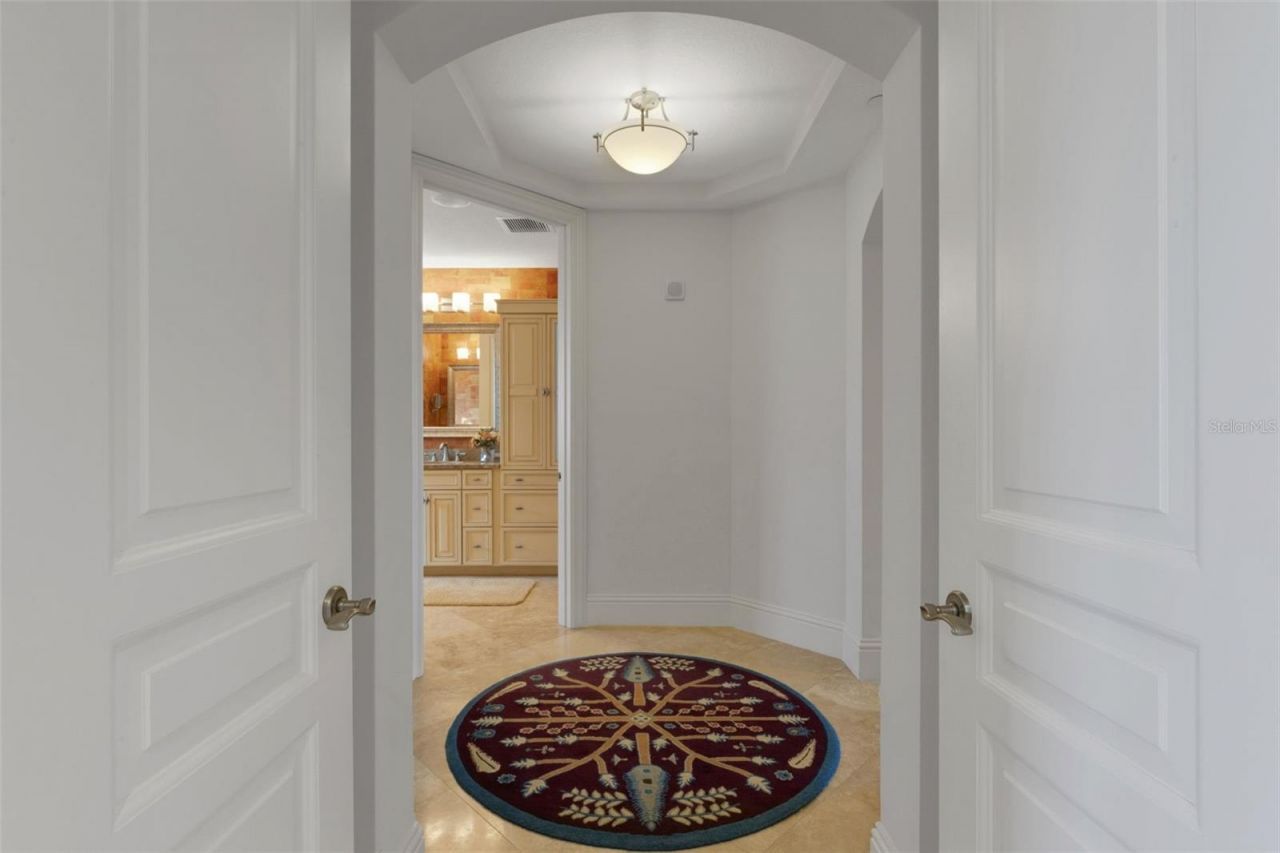 464 Golden Gate Point, Unit 403, Sarasota, FL 34236 Photo