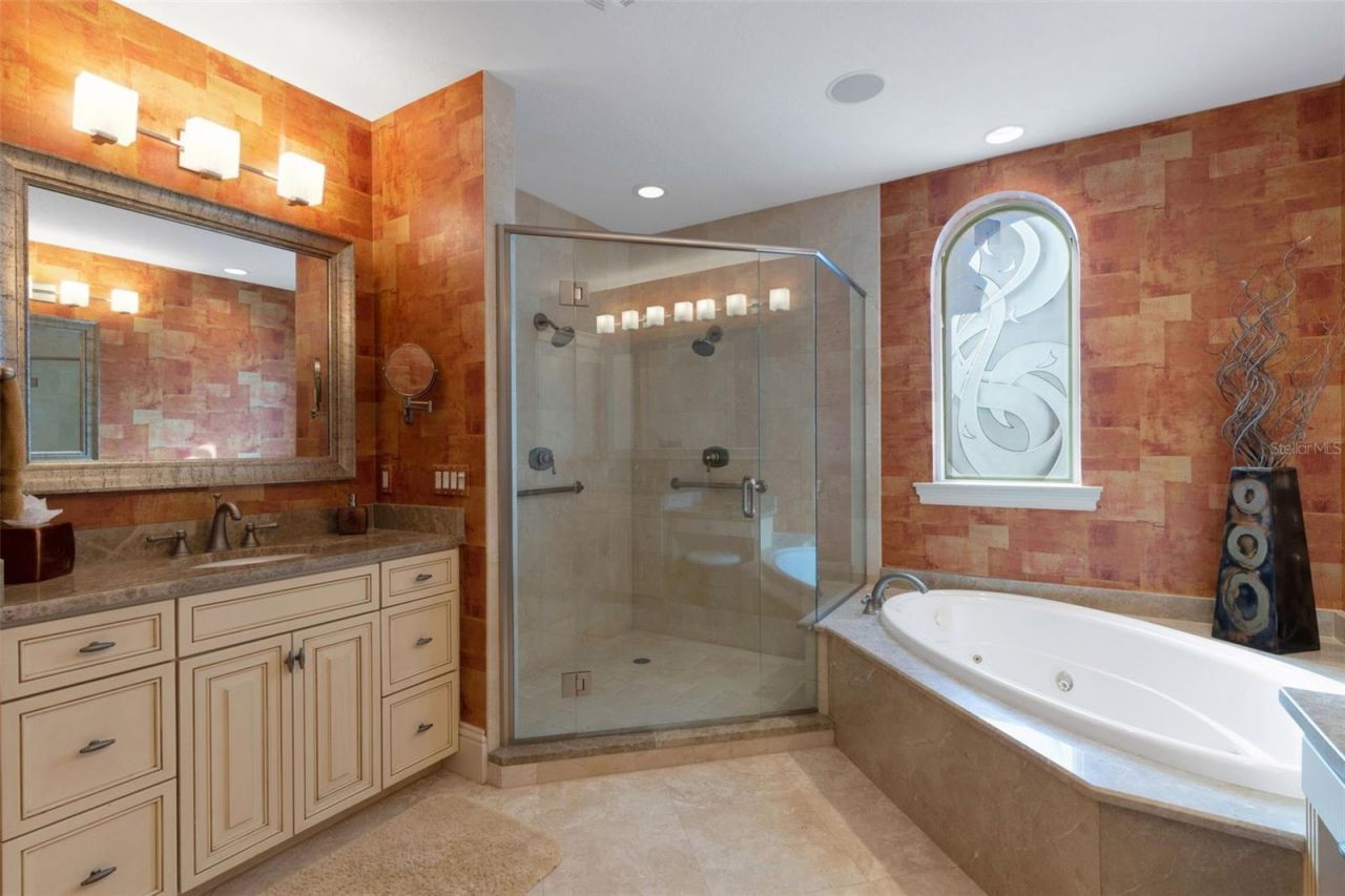464 Golden Gate Point, Unit 403, Sarasota, FL 34236 Photo