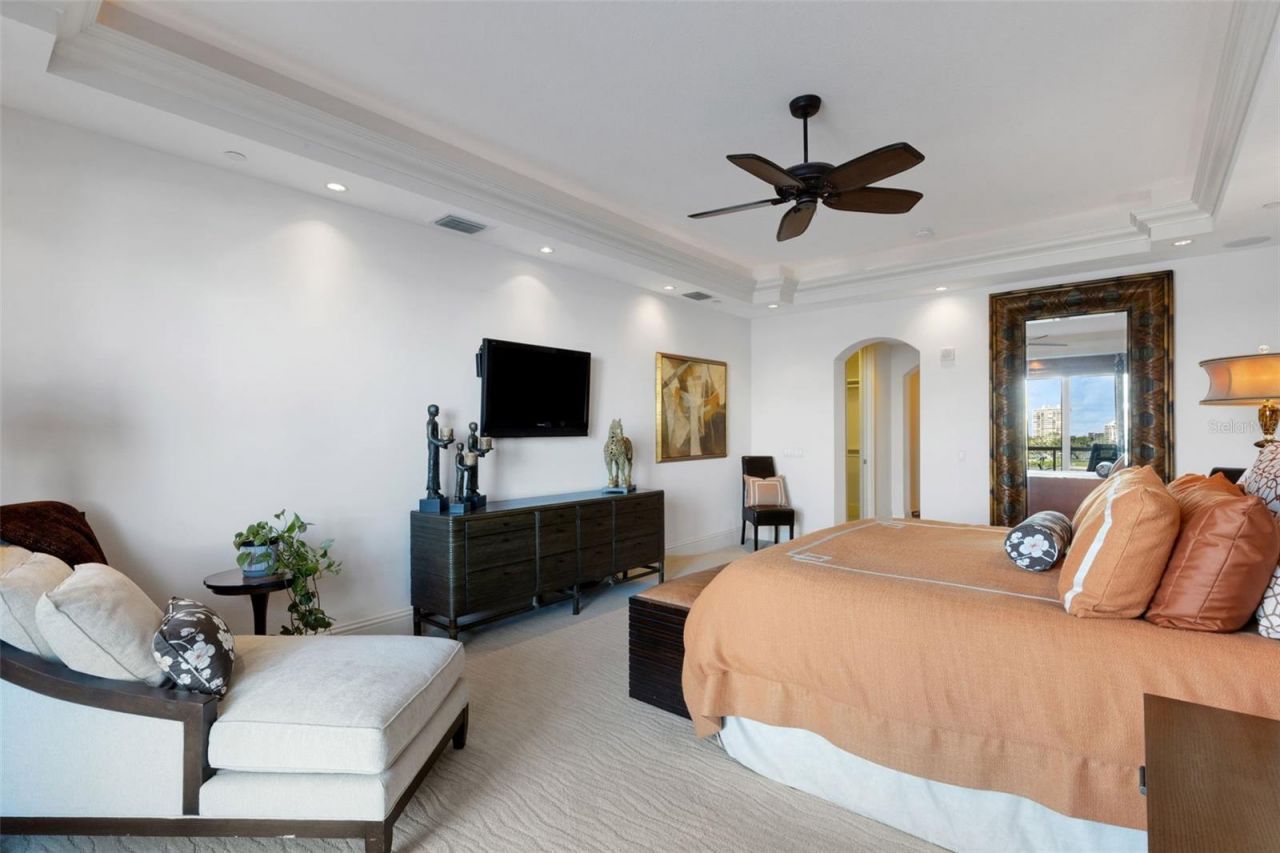 464 Golden Gate Point, Unit 403, Sarasota, FL 34236 Photo