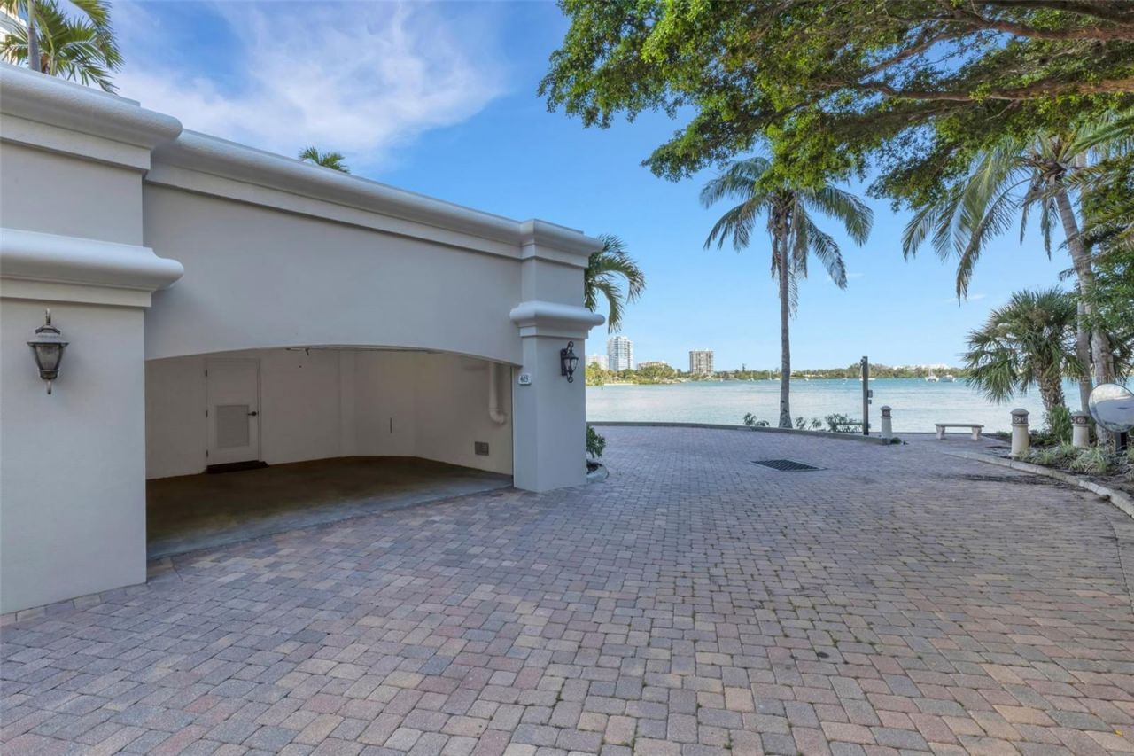 464 Golden Gate Point, Unit 403, Sarasota, FL 34236 Photo