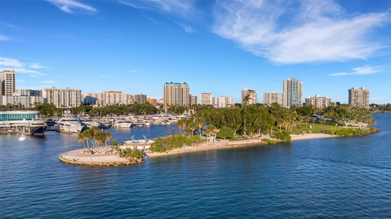464 Golden Gate Point, Unit 403, Sarasota, FL 34236 Photo