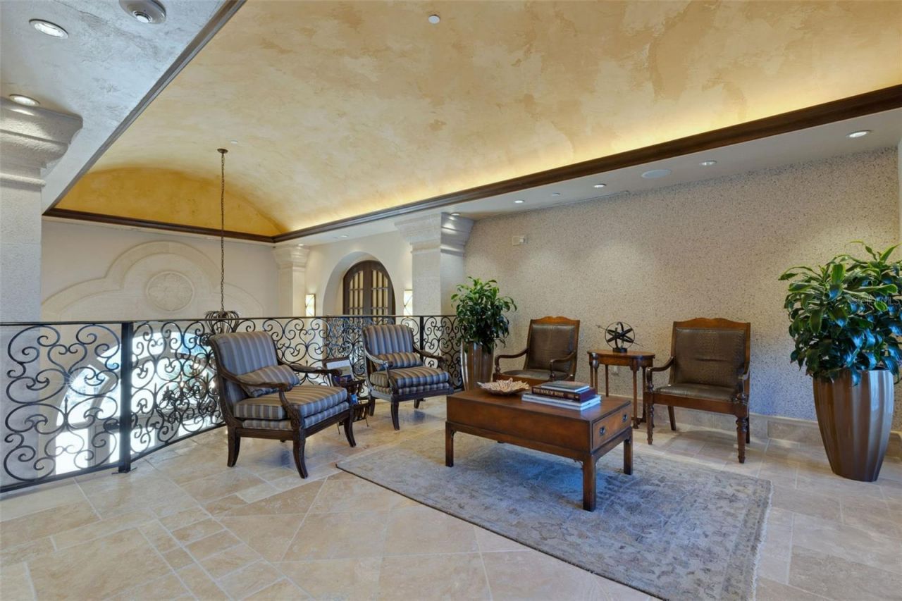 464 Golden Gate Point, Unit 403, Sarasota, FL 34236 Photo