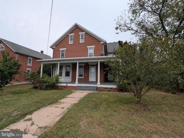 102 E YORK STREET, BIGLERVILLE, PA 17307