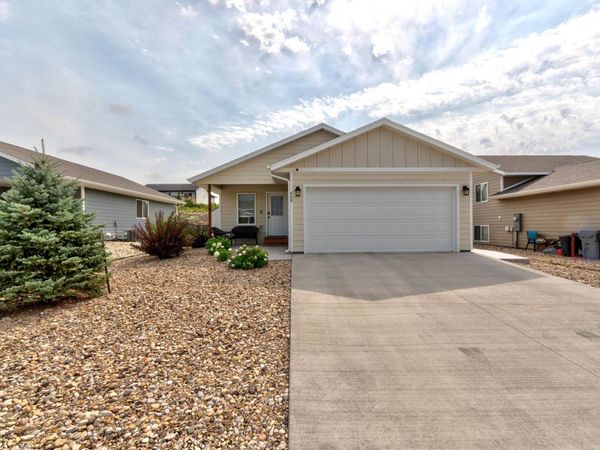 408 Diamond Ridge Boulevard, Rapid City, SD 57703