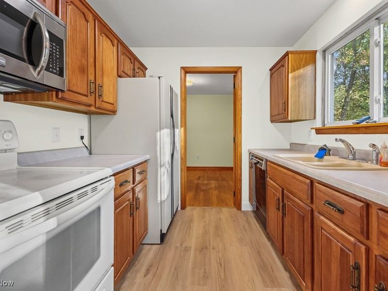 10666 Wilma Avenue NE, Alliance, OH 44601 Photo 3