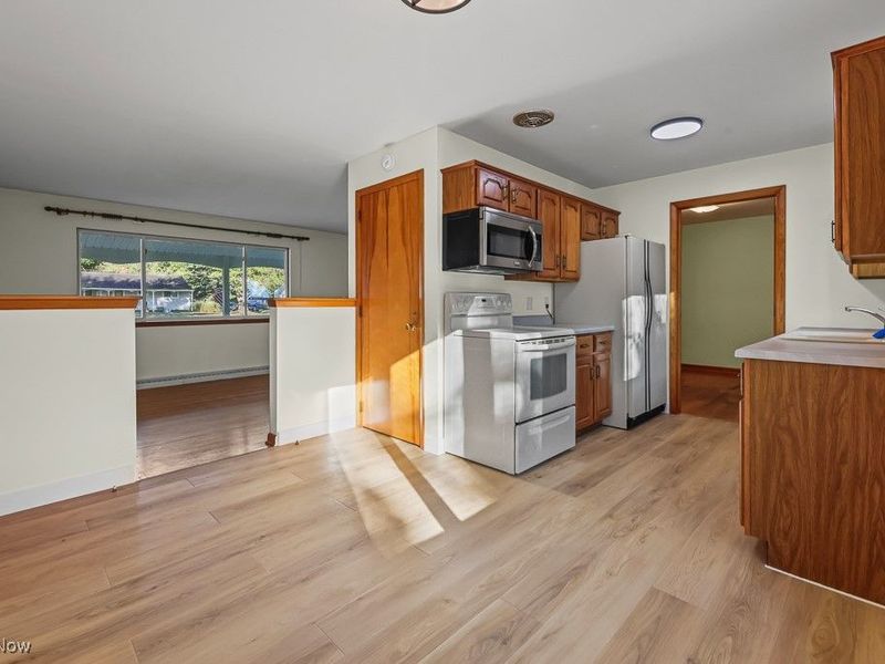 10666 Wilma Avenue NE, Alliance, OH 44601 Photo 5