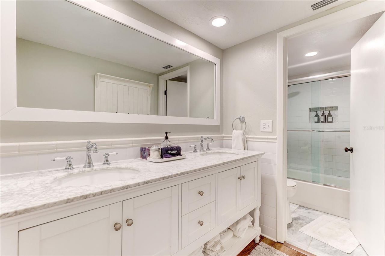 16332 Gulf Boulevard, Unit 1C, Redington Beach, FL 33708 Photo