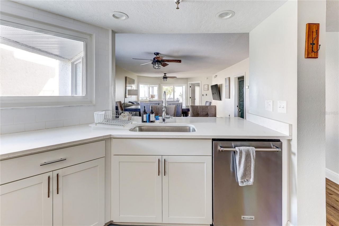 16332 Gulf Boulevard, Unit 1C, Redington Beach, FL 33708 Photo