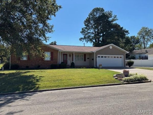 909 Saddle Spur Rd, Dexter, MO 63841