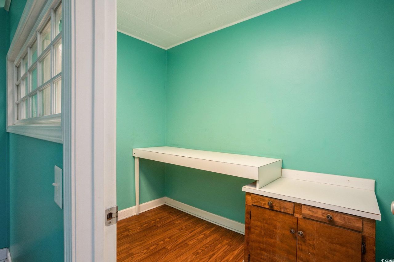 907 Bell St. Photo 13