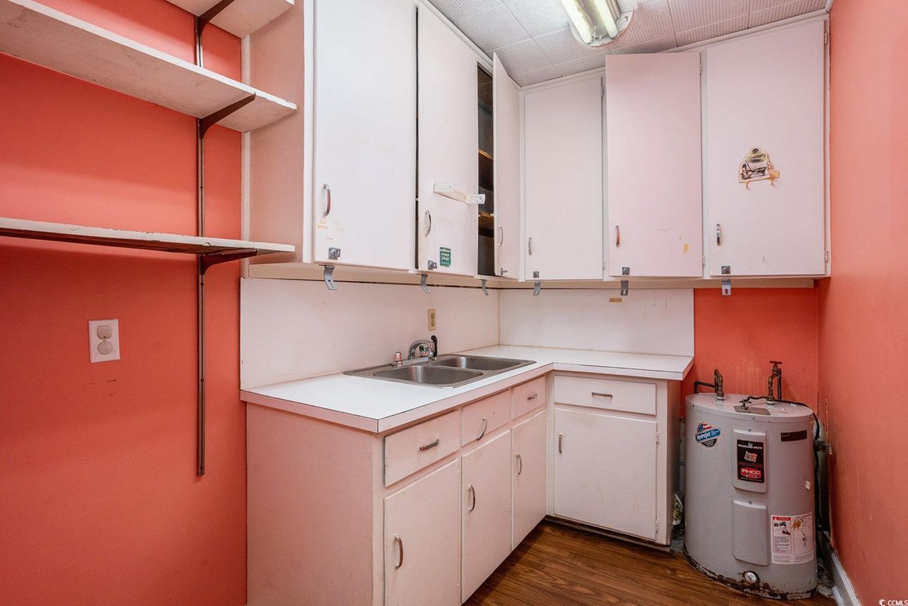 907 Bell St. Photo 16