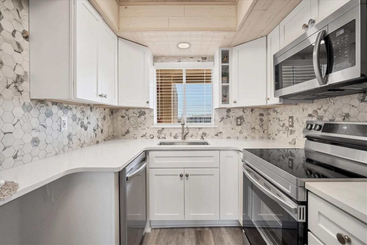 3661 Lake Bayshore Drive, Unit 507J, Bradenton, FL 34205 Photo