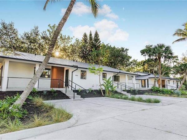 2616 Lakeview DR, NAPLES, FL 34112