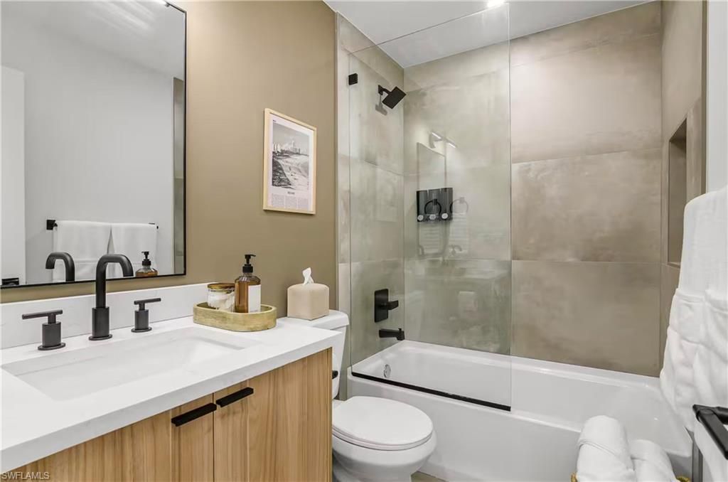 2616 Lakeview Dr, Naples, FL 34112 Photo